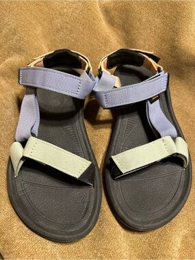 Teva Hurricane XLT2 in Sherbert Multi Design - Size 7